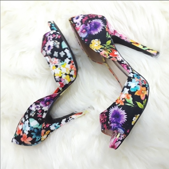 Charlotte Russe Shoes - Charlotte Russe Floral Print Peep toe heels